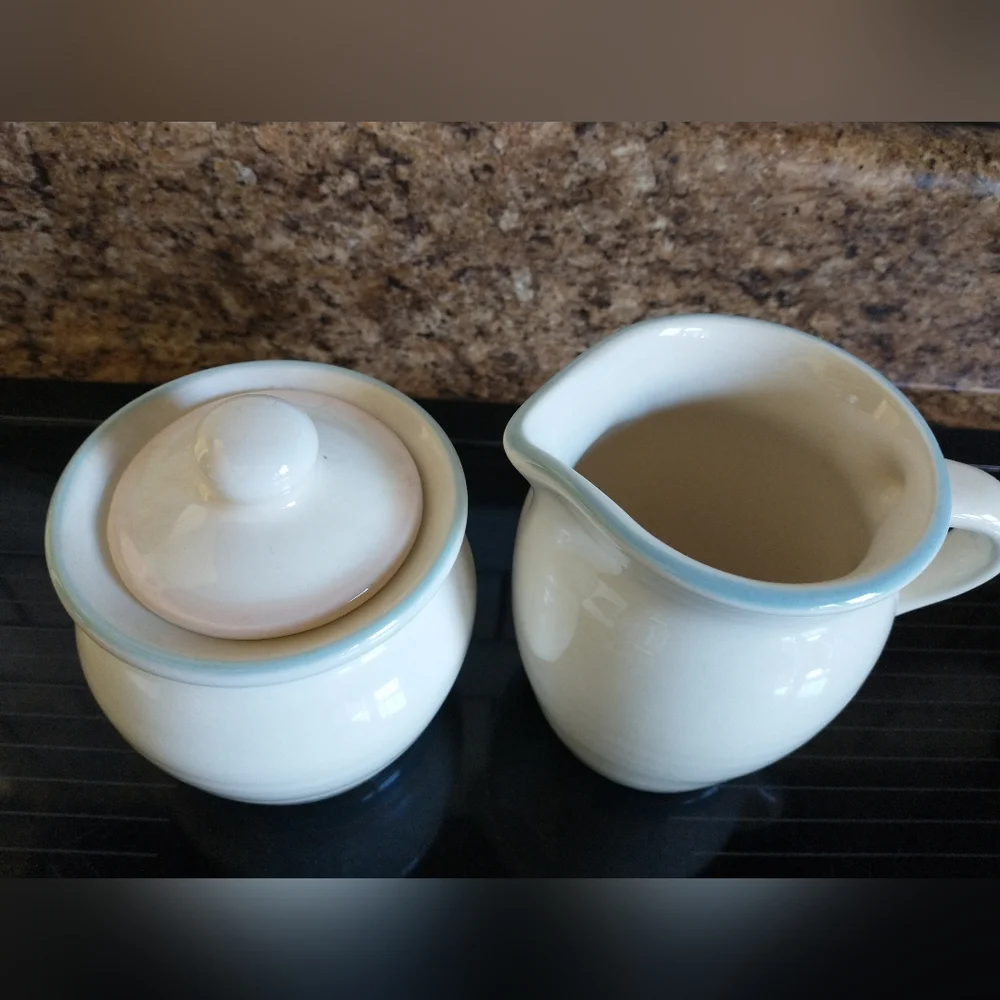 Pfaltzgraff Aura Creamer, Sugar Bowl & Shaker Set - Picture 5 of 10